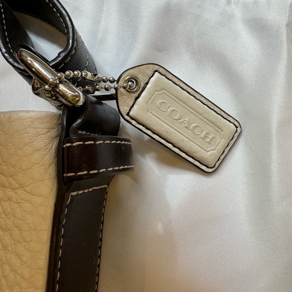 Coach purse - Picture 3 of 8